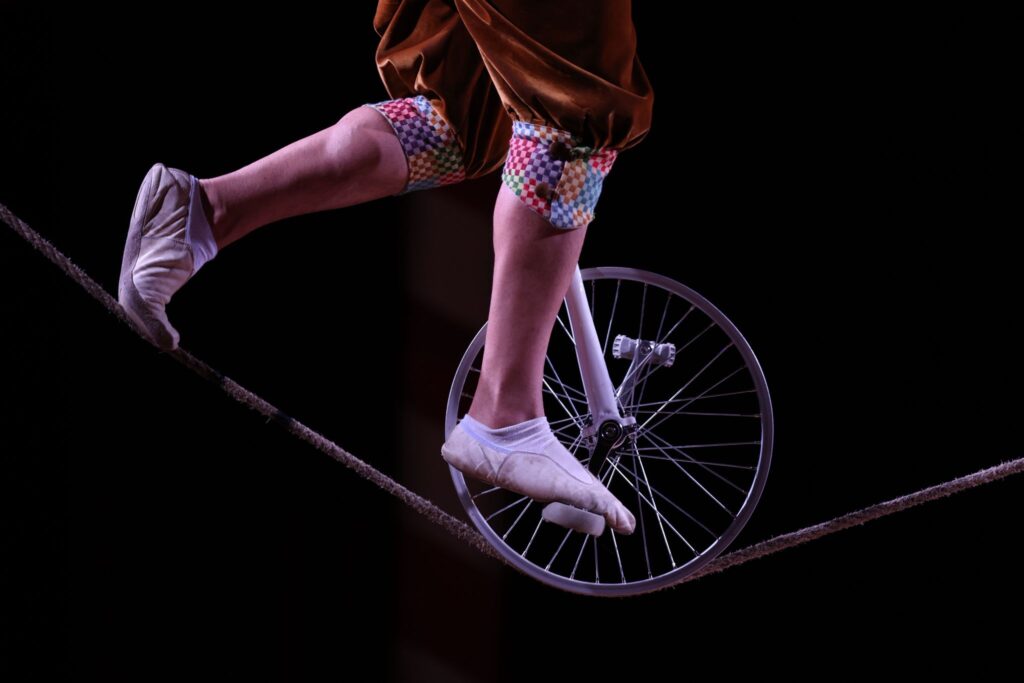El Circo de Pinocho conquista el corazón de Vigo: desde la comedia a las acrobacias vertiginosas