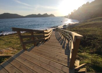 Las Cíes se preparan para el verano y ya estrenan nuevo acceso a una de sus mejores playas