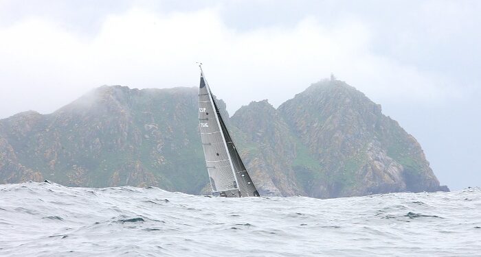 La épica Volta as Cíes reúne a la élite náutica gallega en la Ría de Vigo