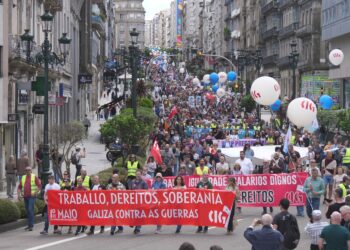 Miles de personas abarrotan Vigo en protestas centrales de sindicatos: «No vivimos solo para trabajar»
