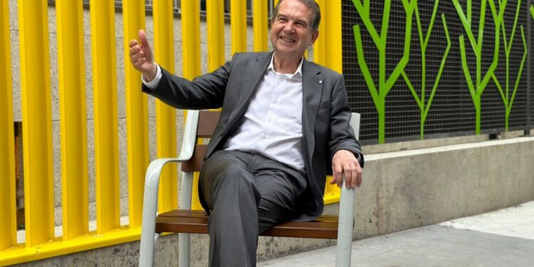 Caballero cumple la mayoría de edad como alcalde: «Muchas gracias Vigo. Lo quiero agradecer infinito»