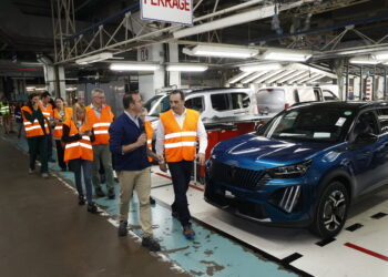 El nuevo CEO de Stellantis pasa revista a la factoría de Vigo: «Es un ejemplo de experiencia y madurez»