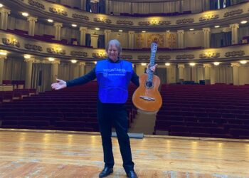 El Banco de Alimentos de Vigo apela a la solidaridad para colgar el ‘completo’ en el concierto de David Russell