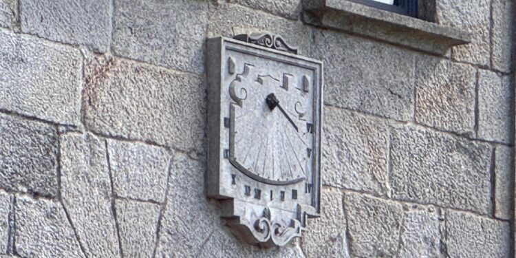 El reloj de la Praza de España de Vigo
