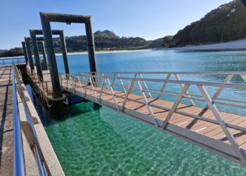 El principal muelle de Cíes estrena la temporada alta con una imagen renovada… y nueva gestión