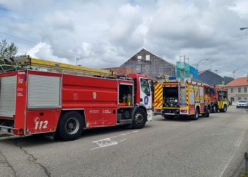 Susto en Baiona (con corte de tráfico incluido) al originarse un incendio en un restaurante