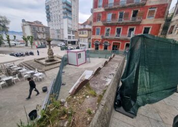 Ya en marcha las obras que transformarán la plaza con el mejor mirador urbano de Vigo