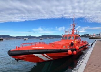 Evacuada una persona tras sufrir una caída en la isla de Ons