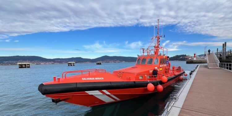 Evacuada una persona tras sufrir una caída en la isla de Ons