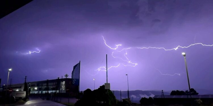 Mayo se estrena con alerta por lluvia y tormentas