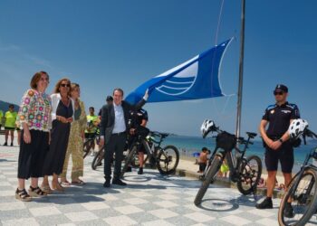 Vigo pierde su bandera azul más emblemática: la de la playa de Samil