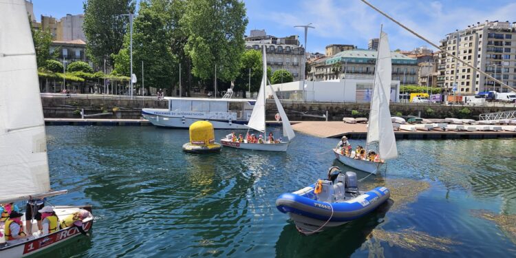 Seis colegios de Vigo refuerzan su vínculo con el mar en el Festival Azul