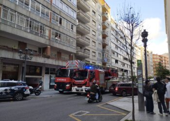 Despliegue de Bomberos y emergencias en Vigo para un rescate humanitario