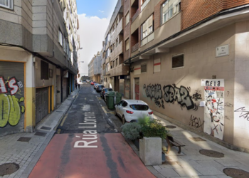 Arrestado un joven en Vigo tras amenazar a su madre y romper la puerta de su casa