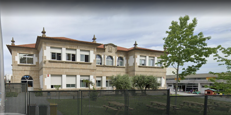 Tras pedir a la Xunta el edificio de los juzgados, Caballero explota el filón: ahora exige un histórico colegio de Coia