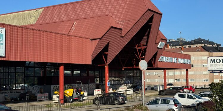 Despliegue policial en la antigua estación de buses de Vigo por tres menores escondidos