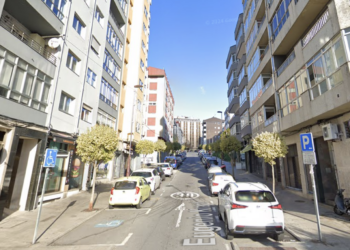 Detenido en Vigo tras golpear el coche de su pareja con ella dentro y tirarla al suelo