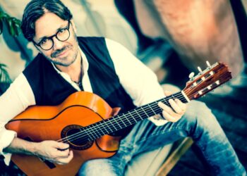 Los conciertos del Xacobeo traen a Vigo a un guitarrista legendario