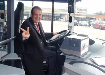 Caballero da otra prórroga de hasta dos años a Vitrasa: «Es el tiempo imprescindible para el inicio del nuevo contrato»