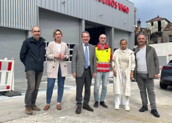 Caballero visita el nuevo parque de bomberos de Esturáns: «Abrirá en diez días»