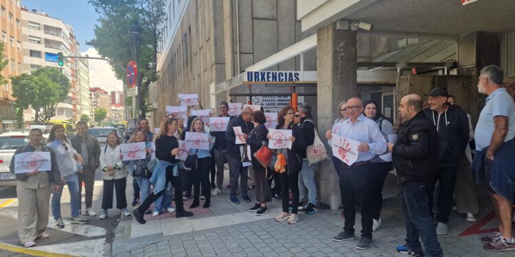 Sanitarios de Vigo exigen «tolerancia cero» tras la agresión de una mujer que quiso entrar al PAC con un patinete
