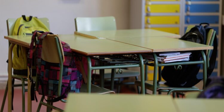 Un juez de Vigo confirma el «suspenso» a una profesora por su «nivel docente muy limitado»