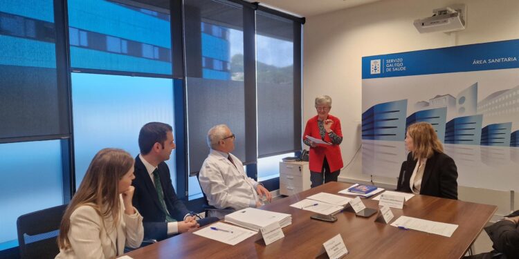 El Área Sanitaria de Vigo estrena un nuevo servicio de voluntariado para acompañar a pacientes hospitalizados