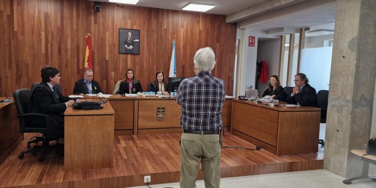 Acepta un año de cárcel por manosear a una empleada de su bar y tratar de besarla en la boca