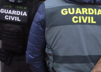 Investigan la aparición de dos personas calcinadas en el interior de un vehículo en Campo Lameiro
