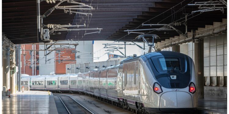 Transportes impulsa el corredor Galicia-Madrid con mejores tiempos de viaje y más plazas