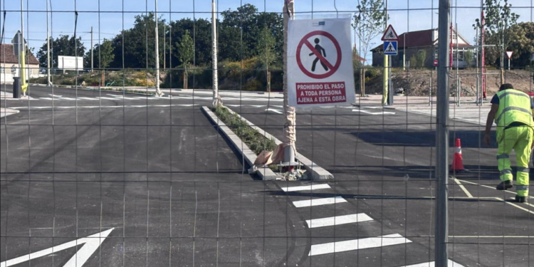 Tímido paso para avanzar en la ampliación de Navia mientras el megacontrato sigue sin dueño formal