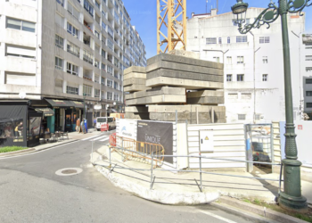 Condenada una constructora a pagar 14.000 euros a una mujer que se cayó en el centro de Vigo