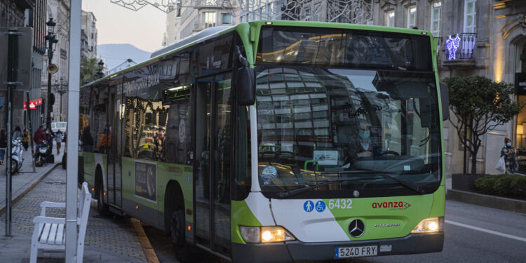 Vigo se alza como la ciudad más cara de Galicia para viajar en bus urbano