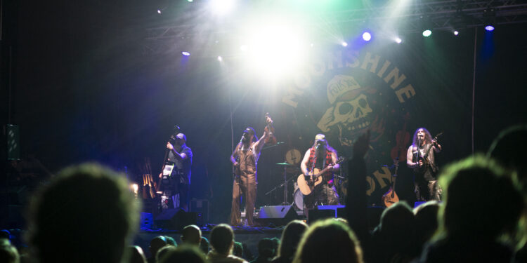 Vialia se transforma en un ring musical con la batalla de bandas Salvaxesons