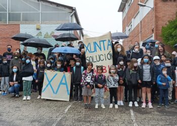 Caballero repite y actuará en el tejado de otro cole: «No voy a dejar que la inacción de la Xunta dañe a la gente de Vigo»
