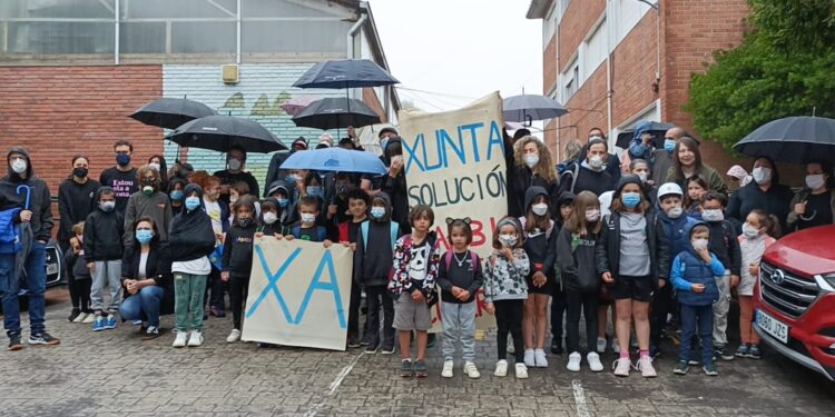 Caballero repite y actuará en el tejado de otro cole: «No voy a dejar que la inacción de la Xunta dañe a la gente de Vigo»