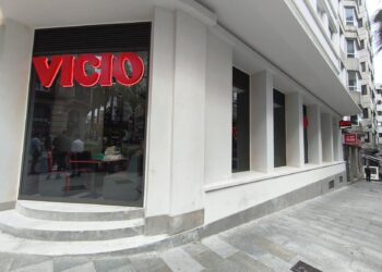Desvelado el misterio: las smash burger de moda eligen una calle noble del centro de Vigo