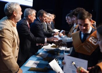 Román Rodríguez destaca el talento y la preparación del alumnado de Ingeniería Industrial que se gradúa en la UVigo