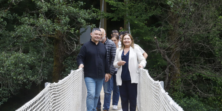 Soutomaior ya cuenta con un renovado puente colgante sobre el río Verdugo