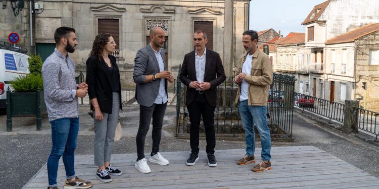 A Deputación destinará a Tui preto de 950.000 euros para financiar a humanización da rúa Coruña