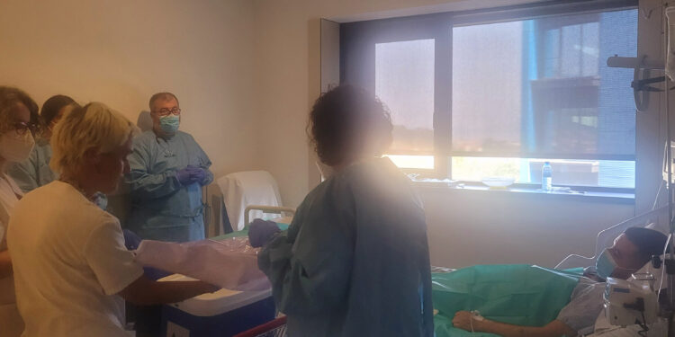 El hospital Álvaro Cunqueiro, primero de España en administrar terapia génica para tratar la hemofilia B