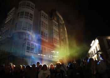 Espectáculo de cores en Pontevedra para recibir aos artistas da Bienal