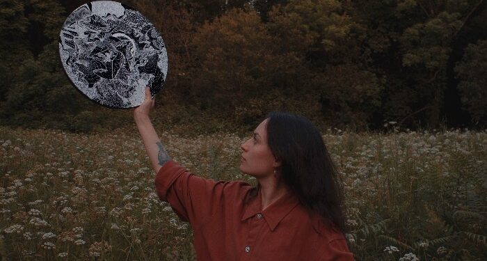 Lina L. From Our Mind te invita a «Reconocerme»: una exposición que rompe esquemas