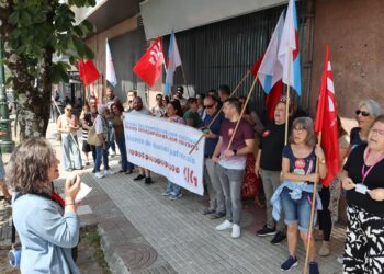 Trabajadores de Unísono protestan en Vigo contra el empeoramiento progresivo de las condiciones laborales