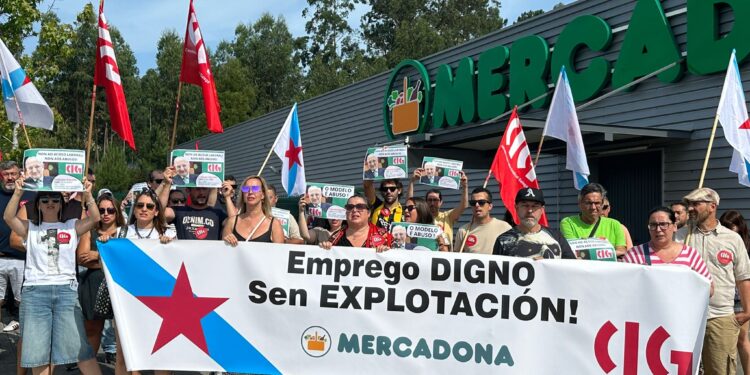 Trabajadores de Mercadona protestan contra «los abusos y el acoso» al personal de baja y los delegados sindicales