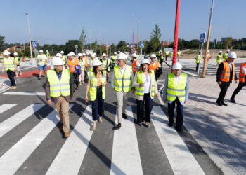 Rueda escenifica la apuesta por Vigo con una visita a la nueva Navia: «Ahora hay que llenarla cuanto antes de viviendas»