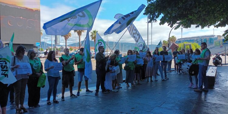 Advierten de un «colapso progresivo» en las oficinas de Extranjería y los puntos de control fronterizo