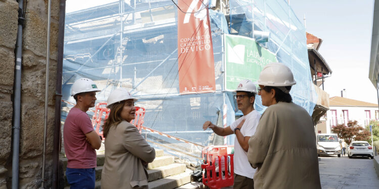 Los dos lujosos dúplex de un «emblemático» edificio del Casco Vello Alto estarán acabados «muy pronto»