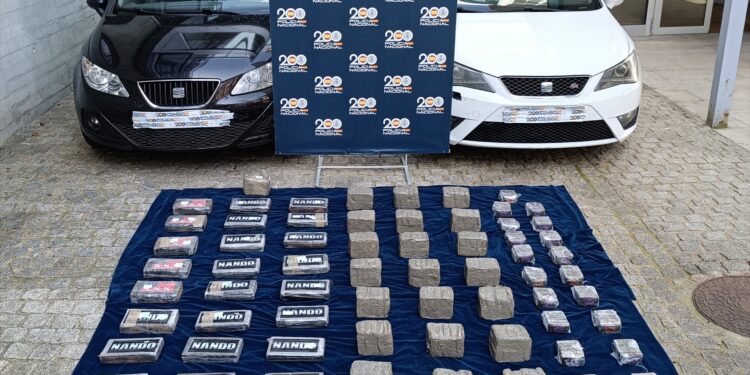 Una operación por tráfico de drogas en Vigo se salda con dos detenidos y un botín de 33 kilos de cocaína y 41 de hachís