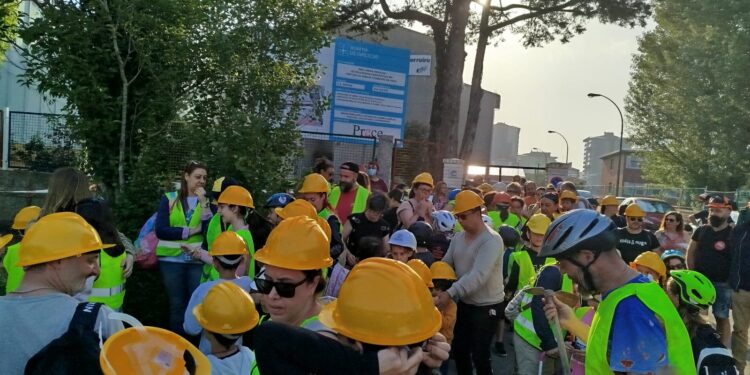 El Concello planteó a la Diputación en abril cofinanciar la cubierta del patio del CEP Celso Emilio Ferreiro